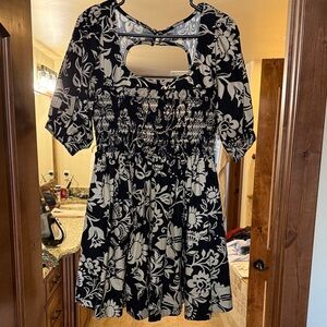 Floral Black and White Dress w/ Pockets